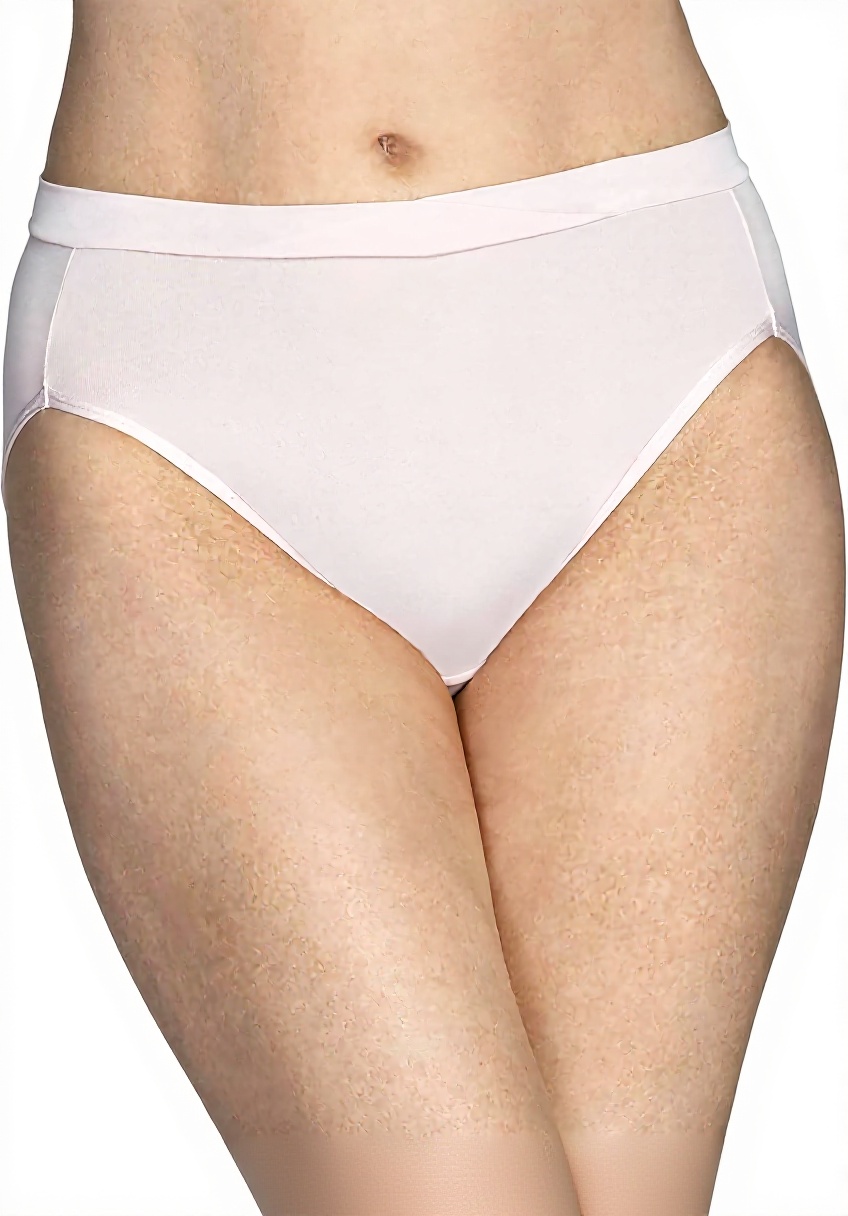 Culotte Vanity Fair femme en soie extensible sur fond neutre